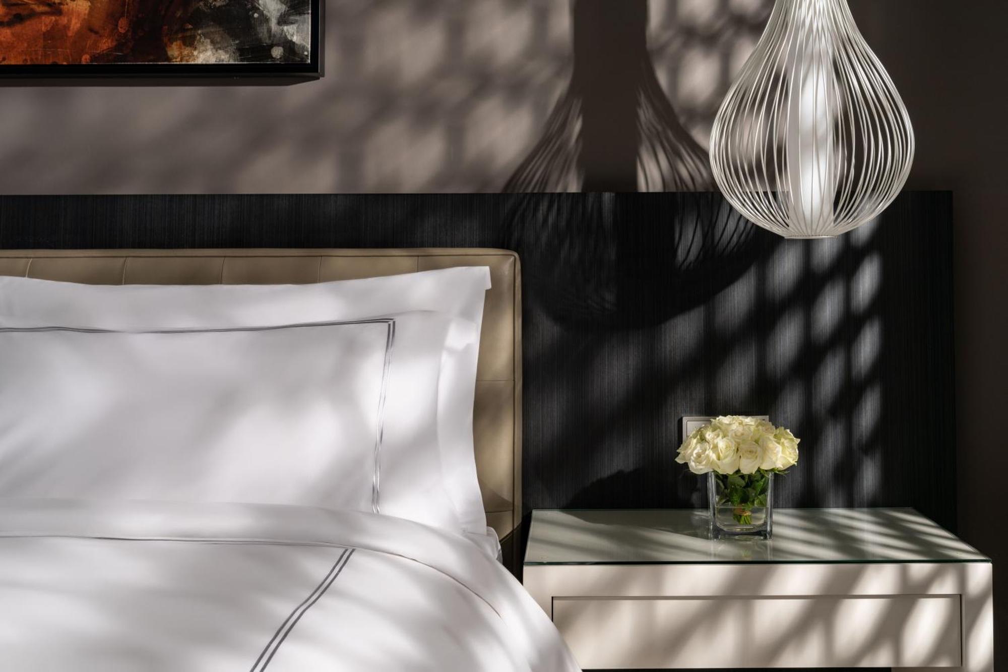 Fairmont Riyad Extérieur photo A guest room at The St. Regis Dubai