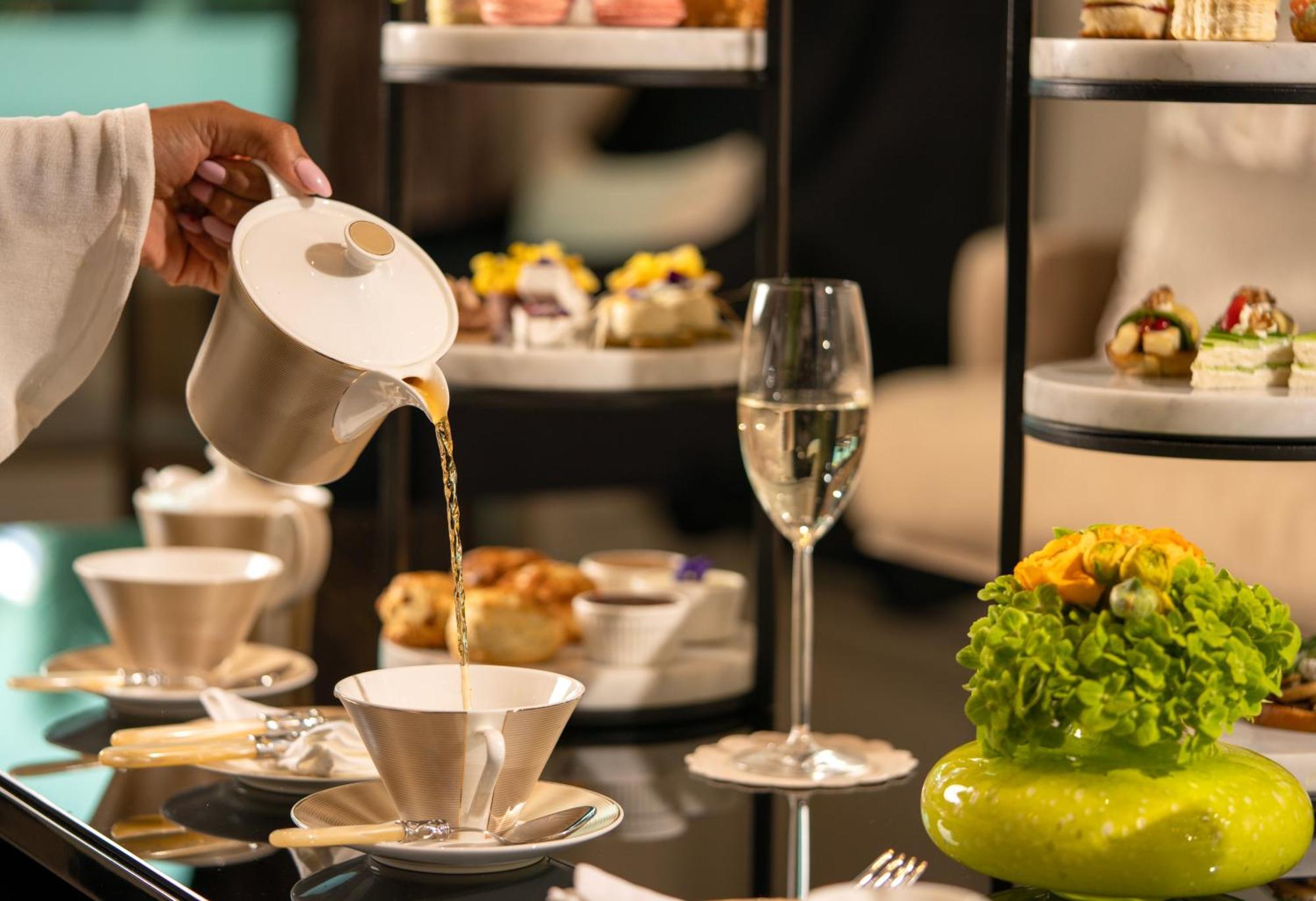 Fairmont Riyad Extérieur photo Afternoon tea at the Fairmont, Dubai