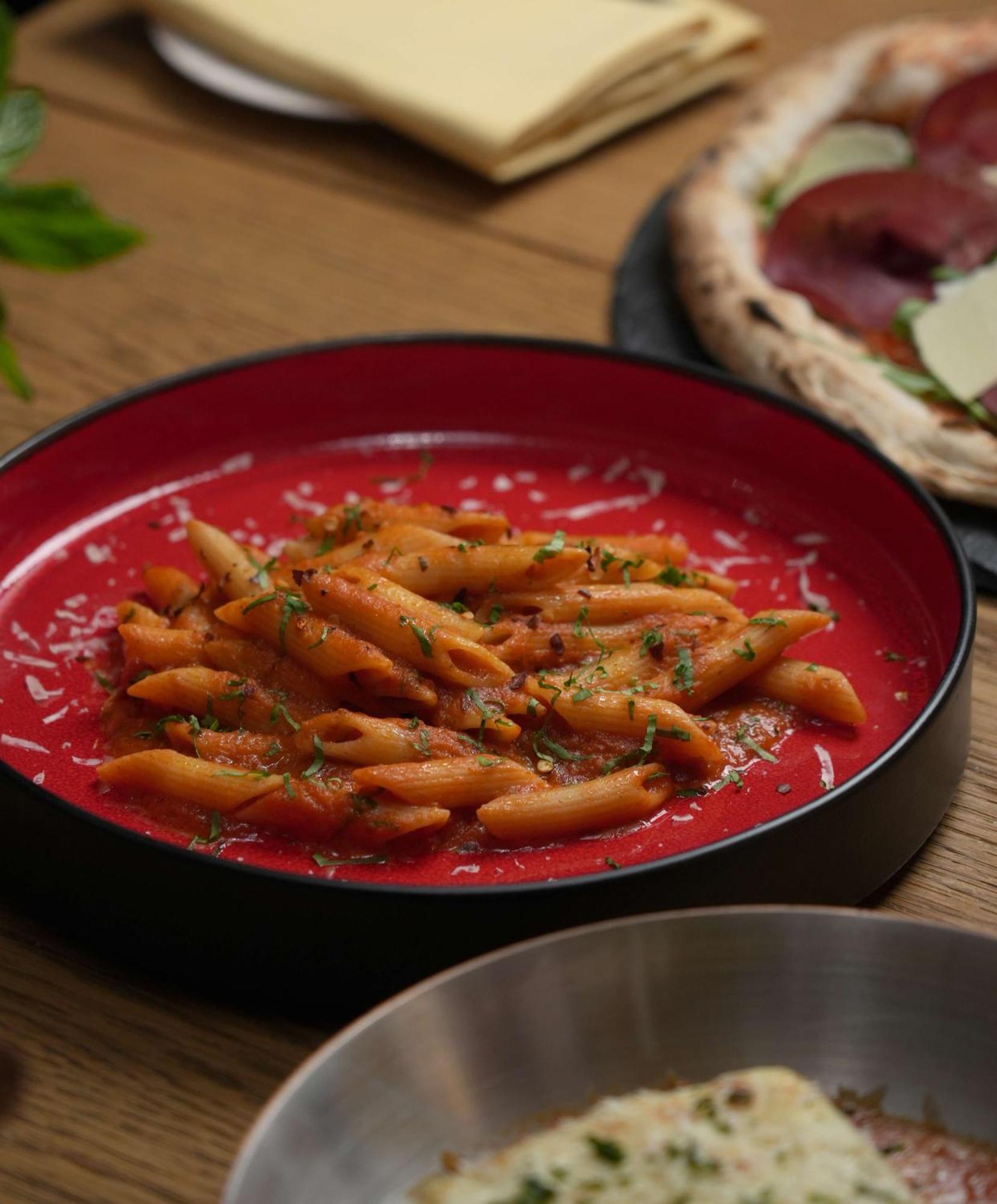 Fairmont Riyad Extérieur photo Pasta with tomato sauce