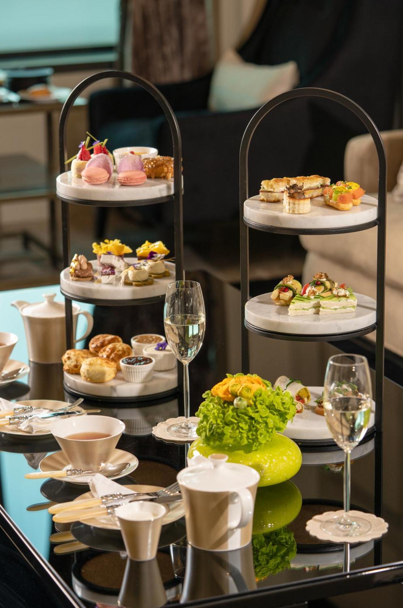 Fairmont Riyad Extérieur photo Afternoon tea at the Mandarin Oriental, Munich