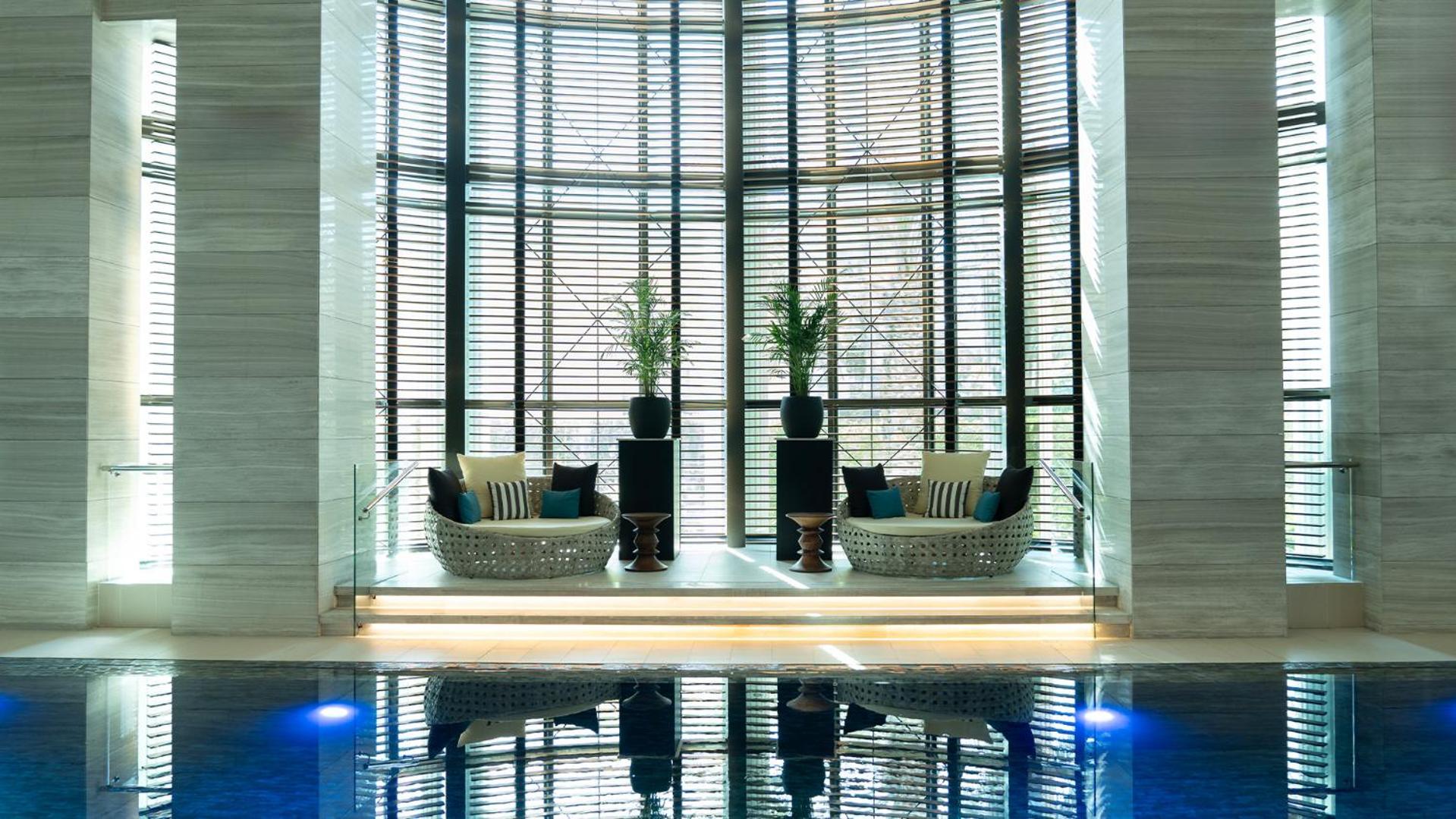 Fairmont Riyad Extérieur photo The pool at the hotel